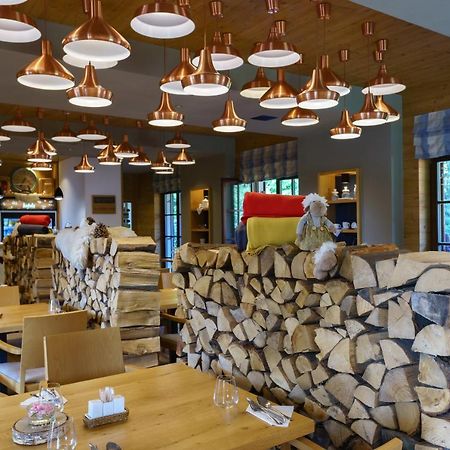 Hotel A Restaurace U Vychopnu Vsetín Buitenkant foto