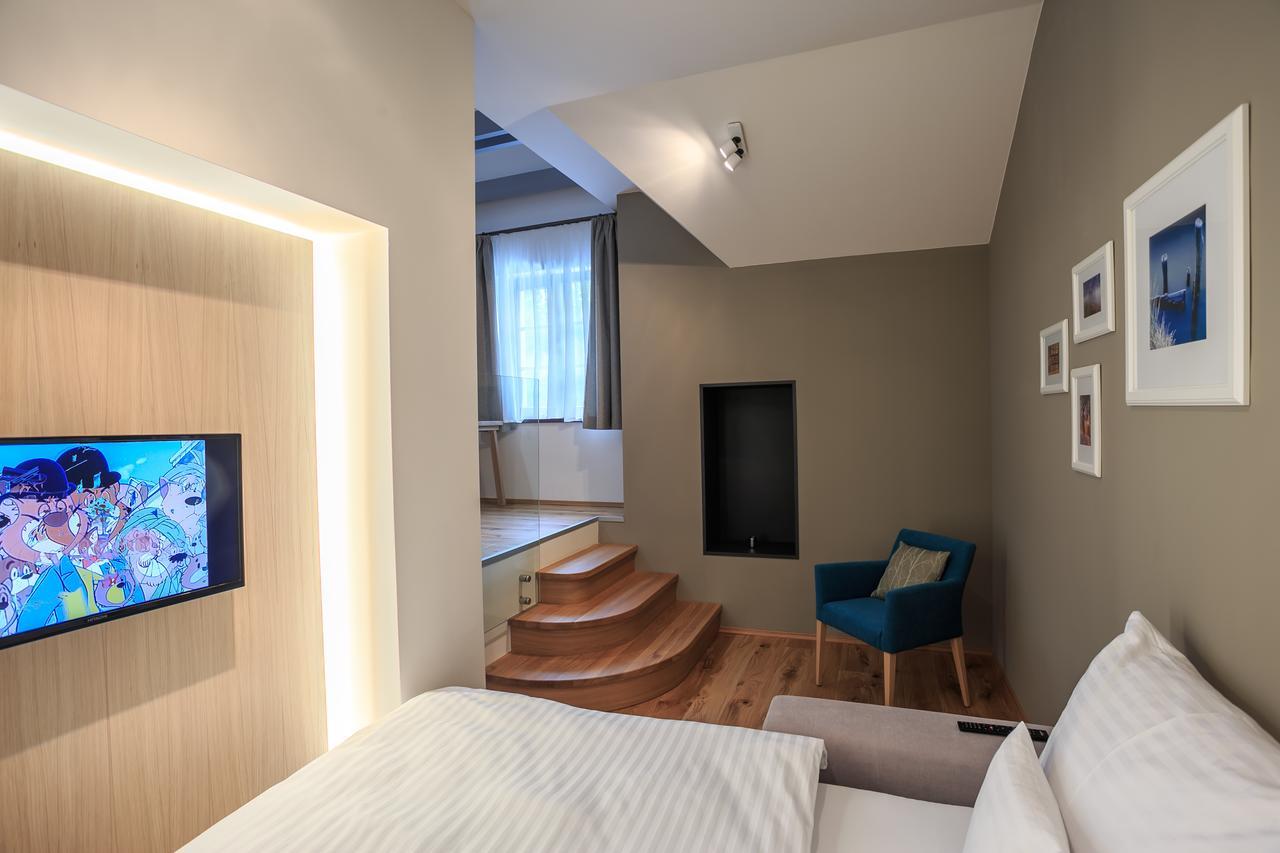 Hotel A Restaurace U Vychopnu Vsetín Buitenkant foto