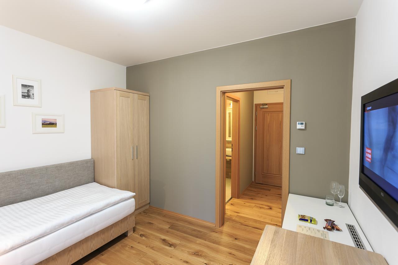 Hotel A Restaurace U Vychopnu Vsetín Buitenkant foto