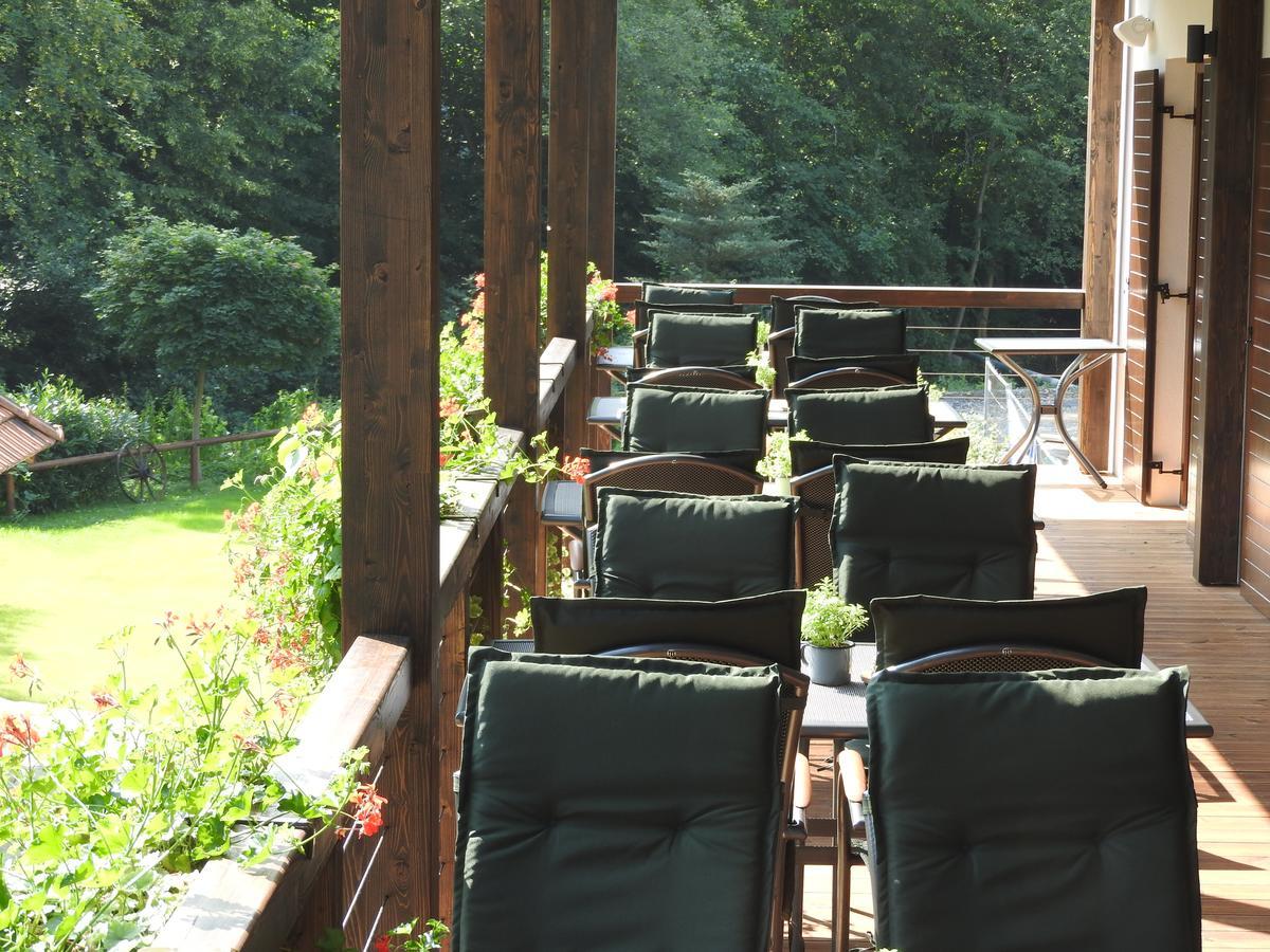 Hotel A Restaurace U Vychopnu Vsetín Buitenkant foto